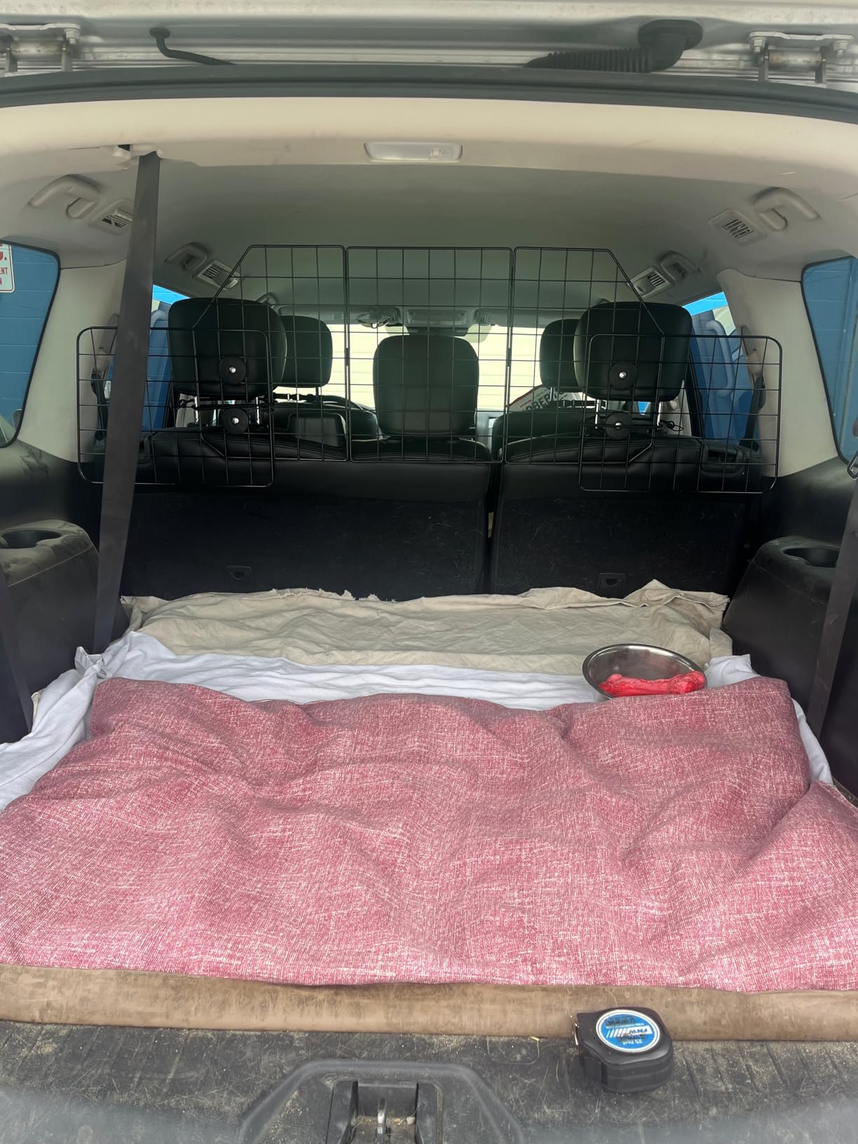 Gtongoko Dog Car Barrier for SUV, Heavy Duty Steel Wire Mesh Pet Divider for Vehicles Adjustable Universal Fit Dog Travel Barrier for Cars Trucks & SUVs, Cargo Area Safety Gate with Elastic Ropes customer photo 1
