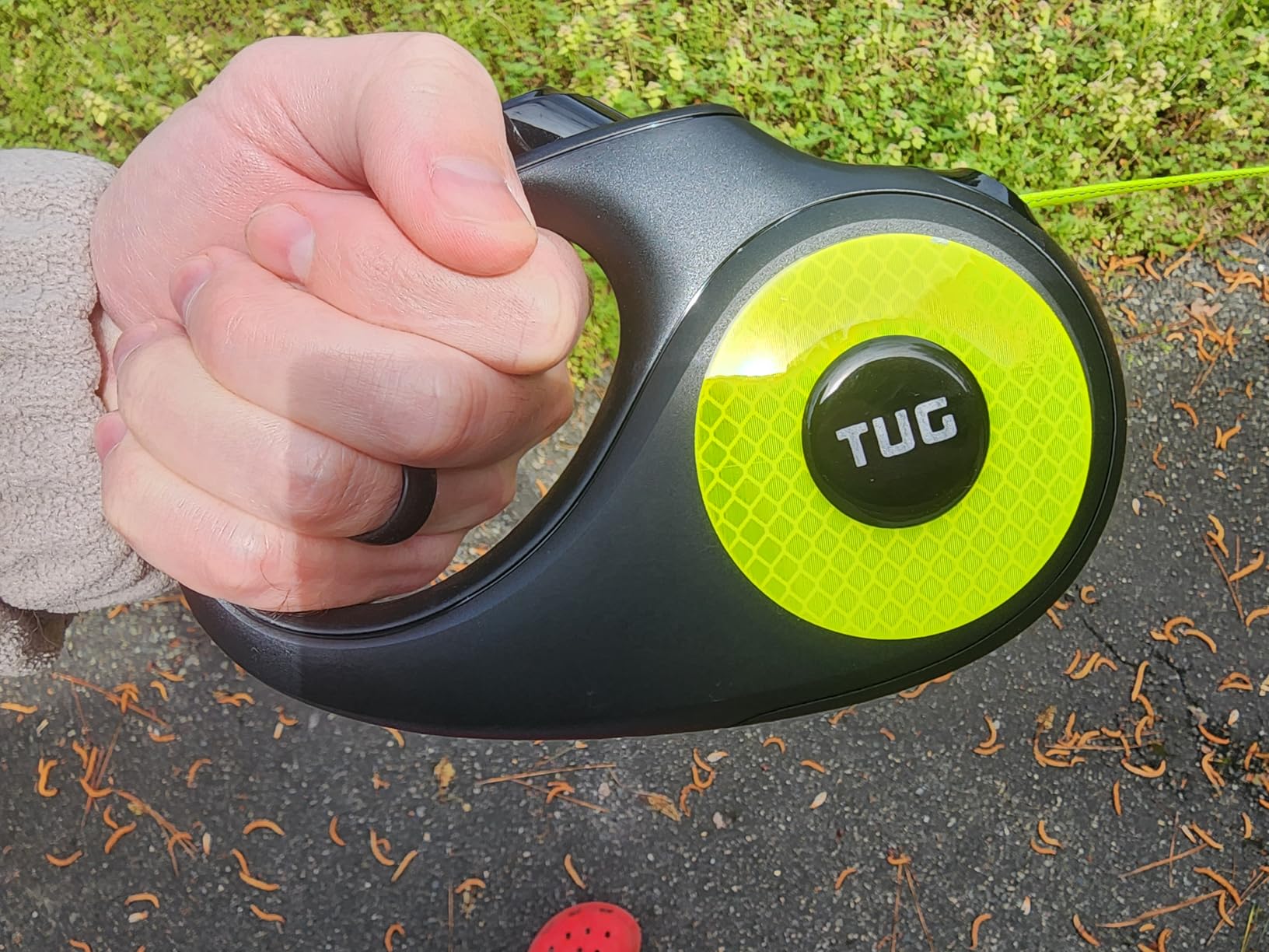 TUG 360° Tangle-Free Reflective Retractable Dog Leash | 16 ft Strong Nylon Tape (Large) customer photo 2
