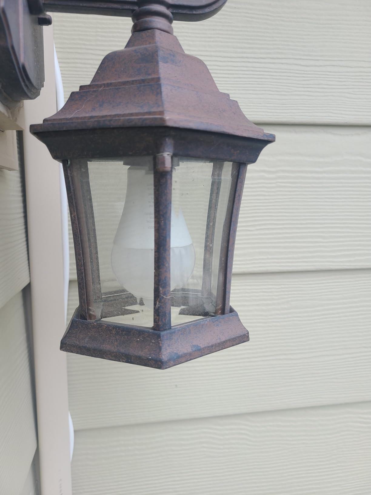 GE LED+ Motion Sensor LED Light Bulbs, Outdoor Security, A21, Warm White customer photo 1