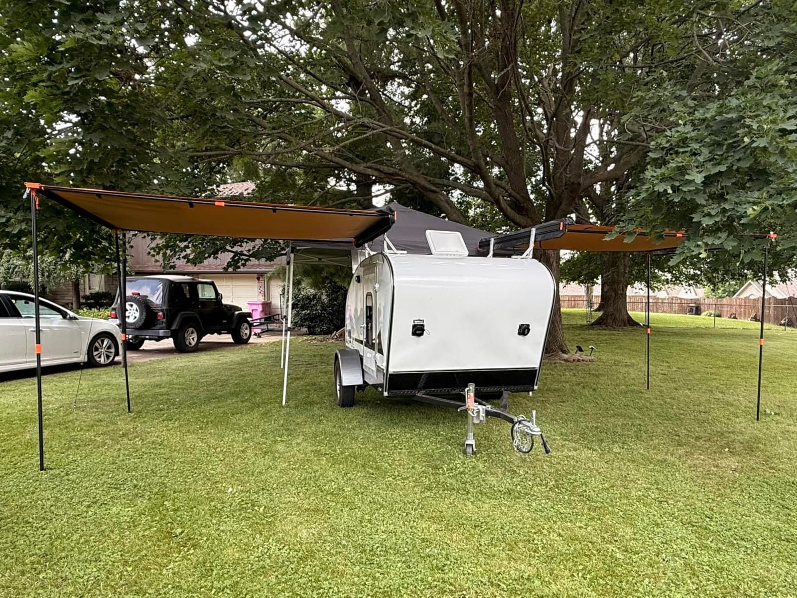 ALL-TOP Vehicle Awning 6.6'x8.2' Roof Rack Pull-Out Sun Shade UV50+, Weatherproof 4x4 Side Awning for Camping & Overland (Hardware Included) customer photo 2