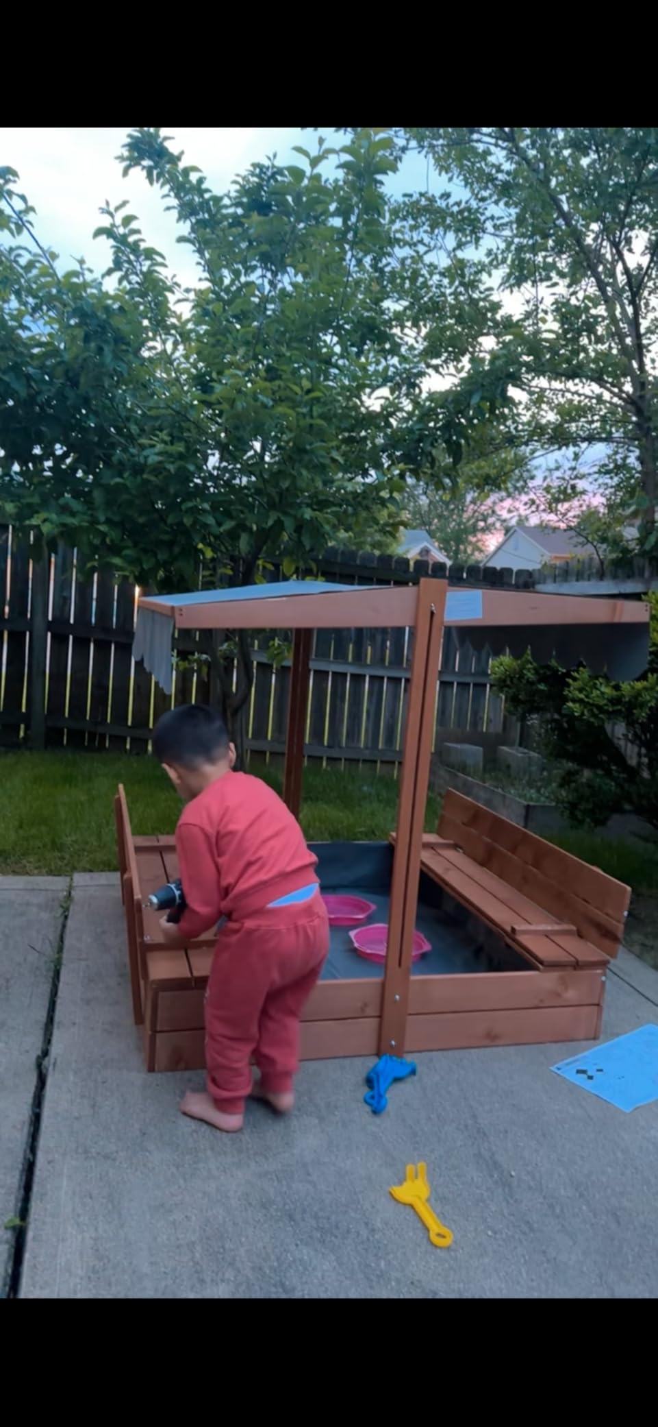 YOLENY Sandbox with Lid,Kids Sandbox with Cover Outdoor,Wooden Sand Box with 2 Foldable Bench Seats for Ages 2-8, Adjustable UV-Resistant Roof & Bottom Liner for Backyard,Beach customer photo 1