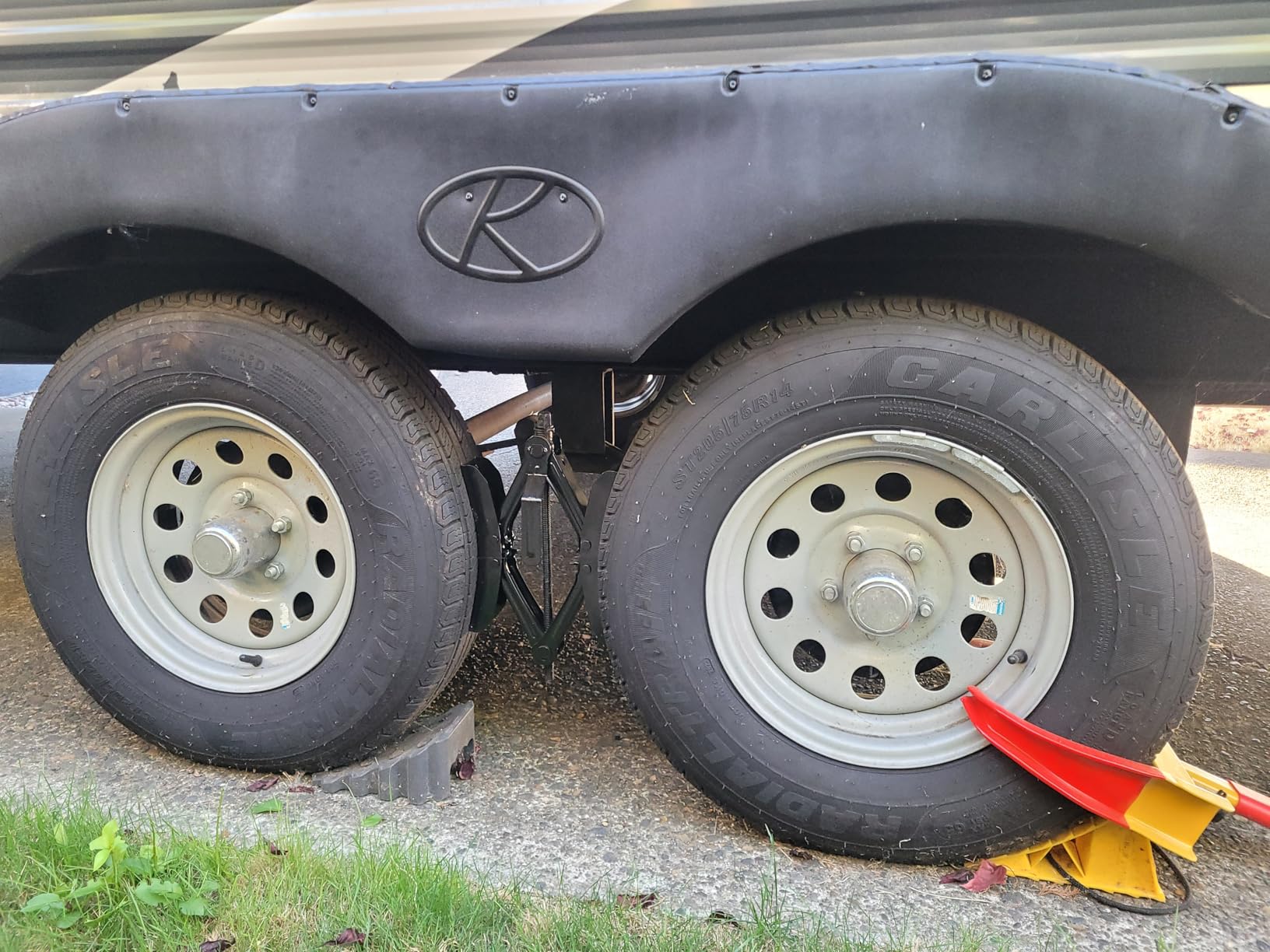 Lezcufer Camper Wheel Chock Stabilizer 2 Sets for RV Travel Trailer Heavy Duty X-Shaped RV Stabilizer Wheel Chock Anti-Move Tire Wheel Chock customer photo 2