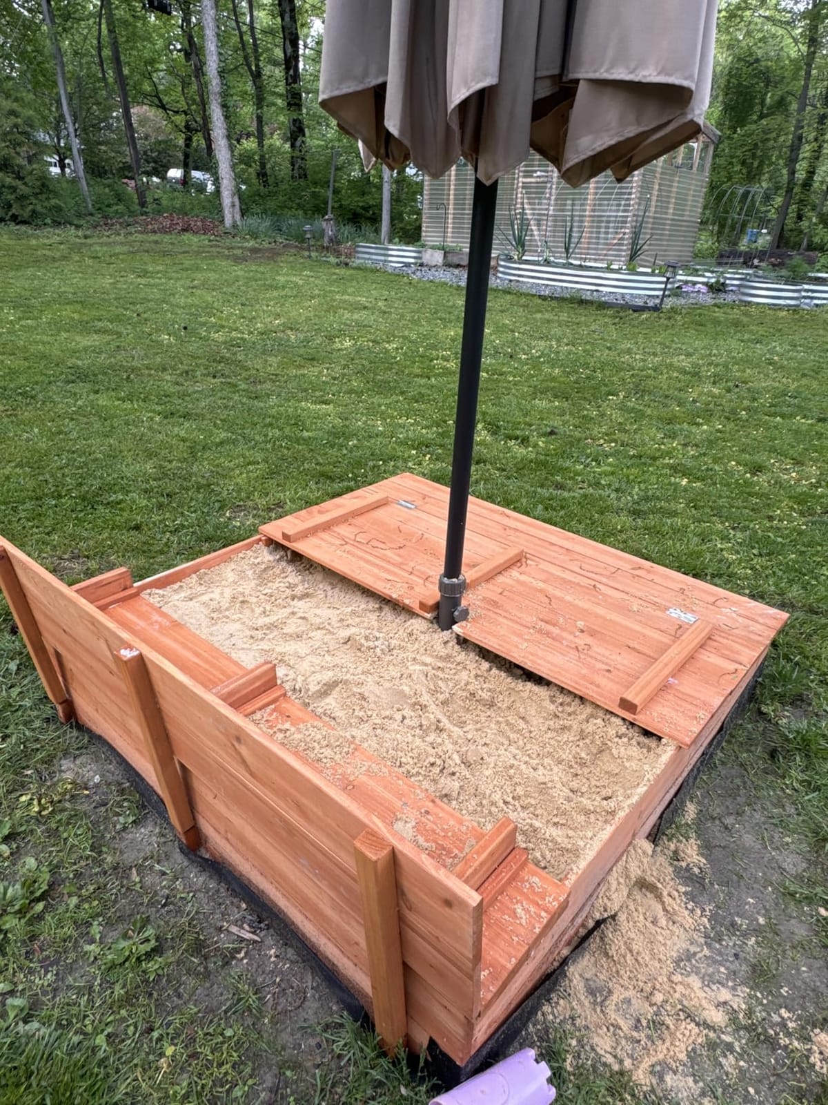 Best Choice Products Large Outdoor Wooden Sand Box for Kids, Sandbox with Cover, Bench Seats Support up to 220 lbs, Bottom Liner for Drainage, Cedar Wood - Walnut customer photo 1