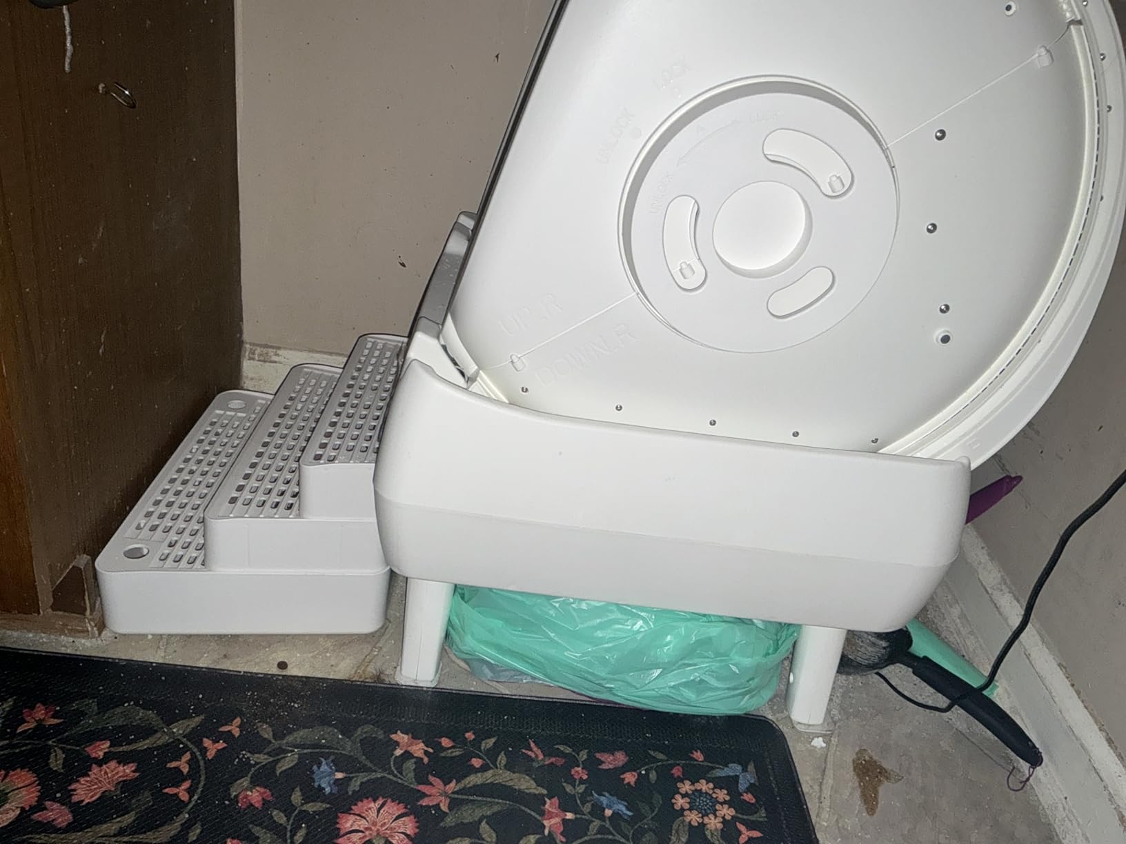 Automatic Cat Litter Box Self Cleaning - App Control, Cat Toilet Records, Suitable for Big Cats, Medium Cats, Kittens and Multi-Cat Families, Anti-Pinch, Low Noise【Assembly Required】- White customer photo 1
