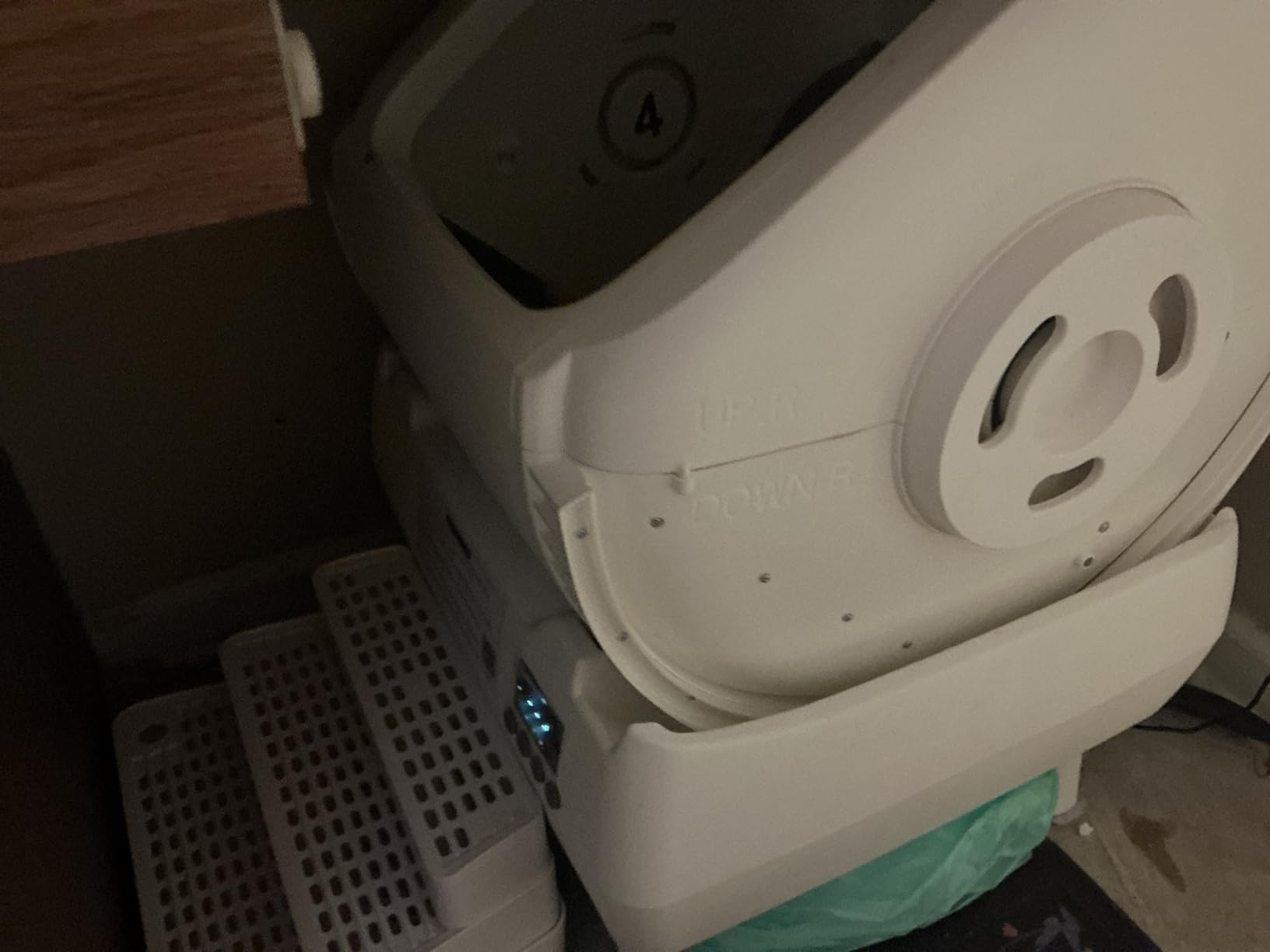 Automatic Cat Litter Box Self Cleaning - App Control, Cat Toilet Records, Suitable for Big Cats, Medium Cats, Kittens and Multi-Cat Families, Anti-Pinch, Low Noise【Assembly Required】- White customer photo 2